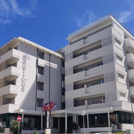 Hotel Nautilus Каттолика Экстерьер фото