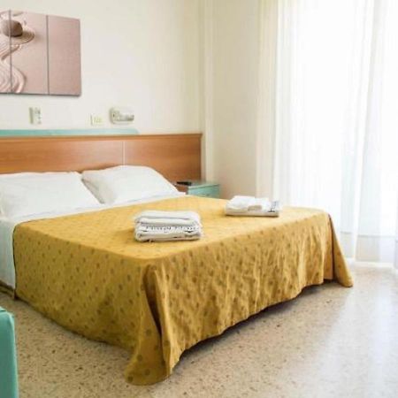 Hotel Nautilus Каттолика Экстерьер фото