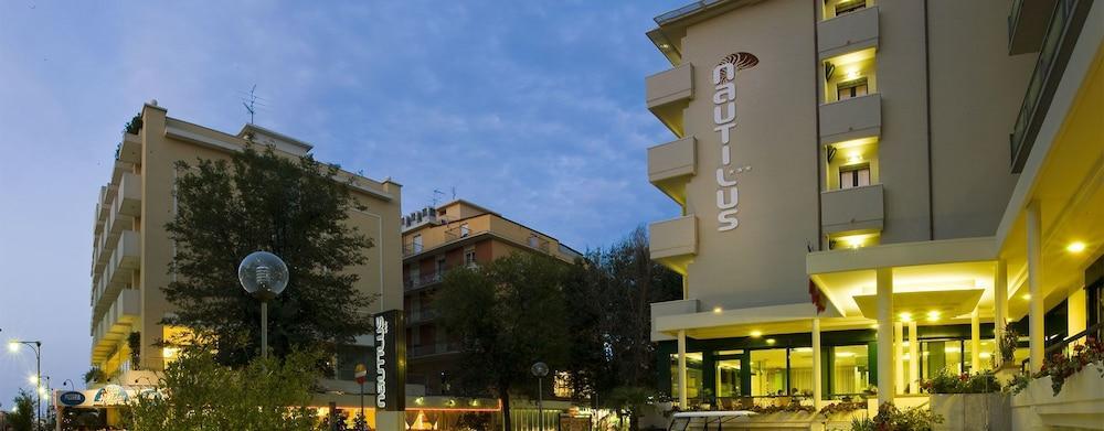 Hotel Nautilus Каттолика Экстерьер фото