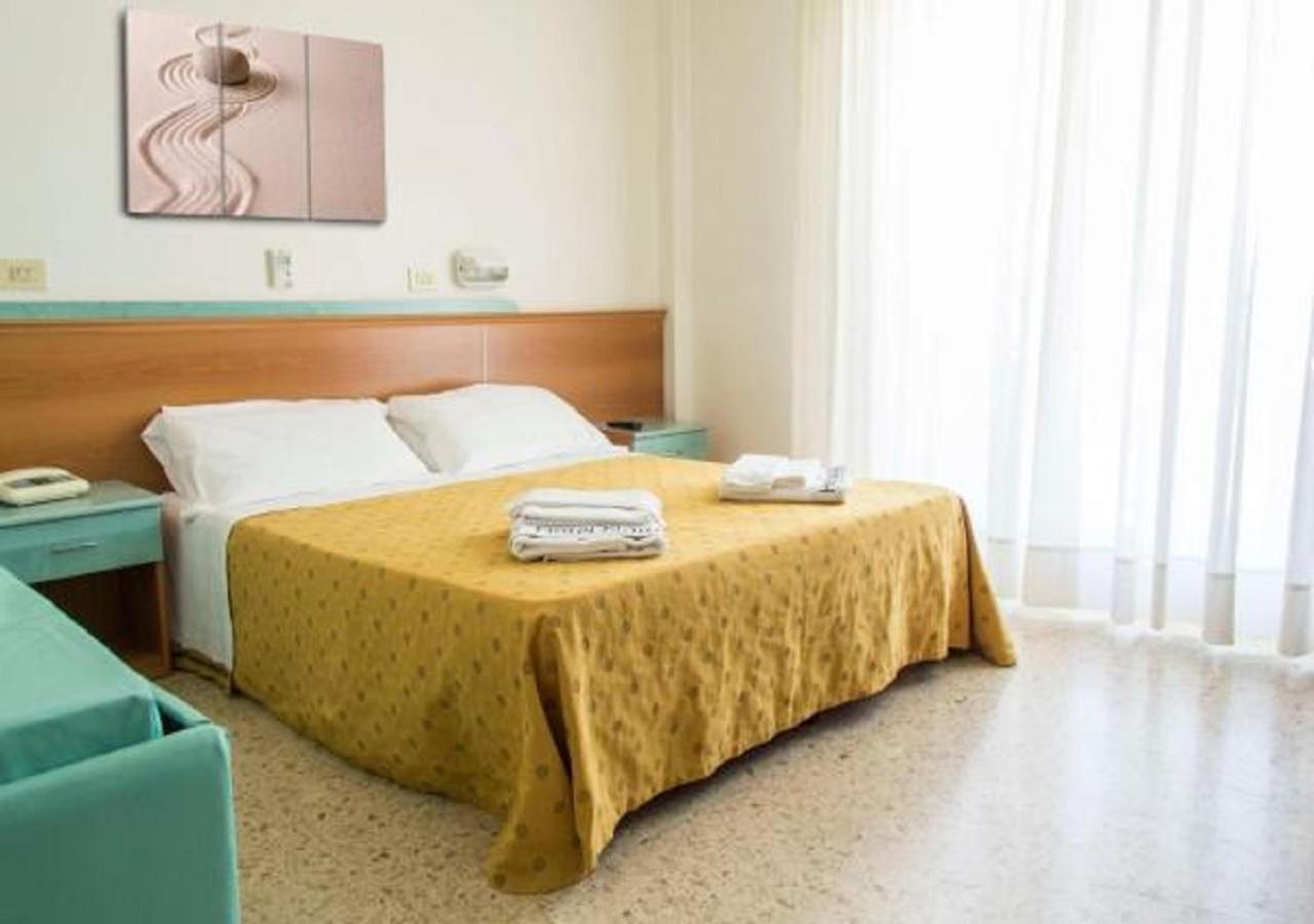 Hotel Nautilus Каттолика Экстерьер фото
