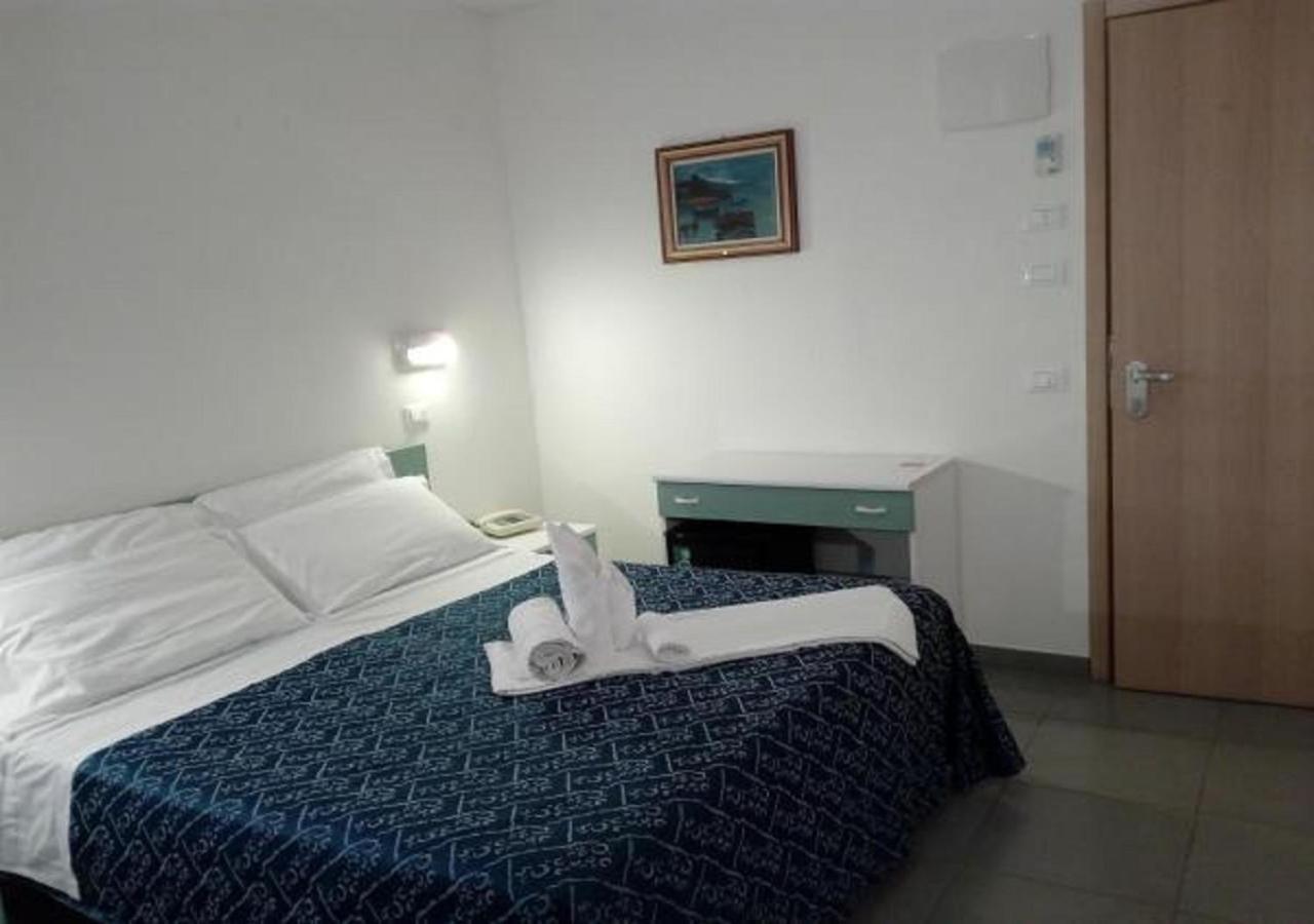 Hotel Nautilus Каттолика Экстерьер фото